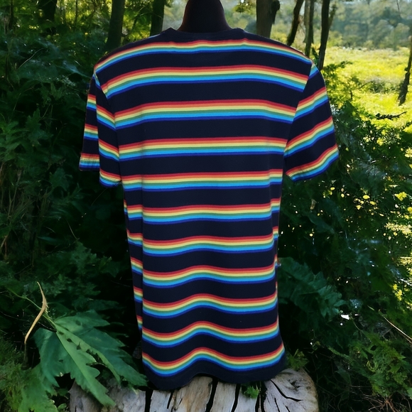Divided by H&M Rainbow ๐ T-Shirt - Picture 2 of 7